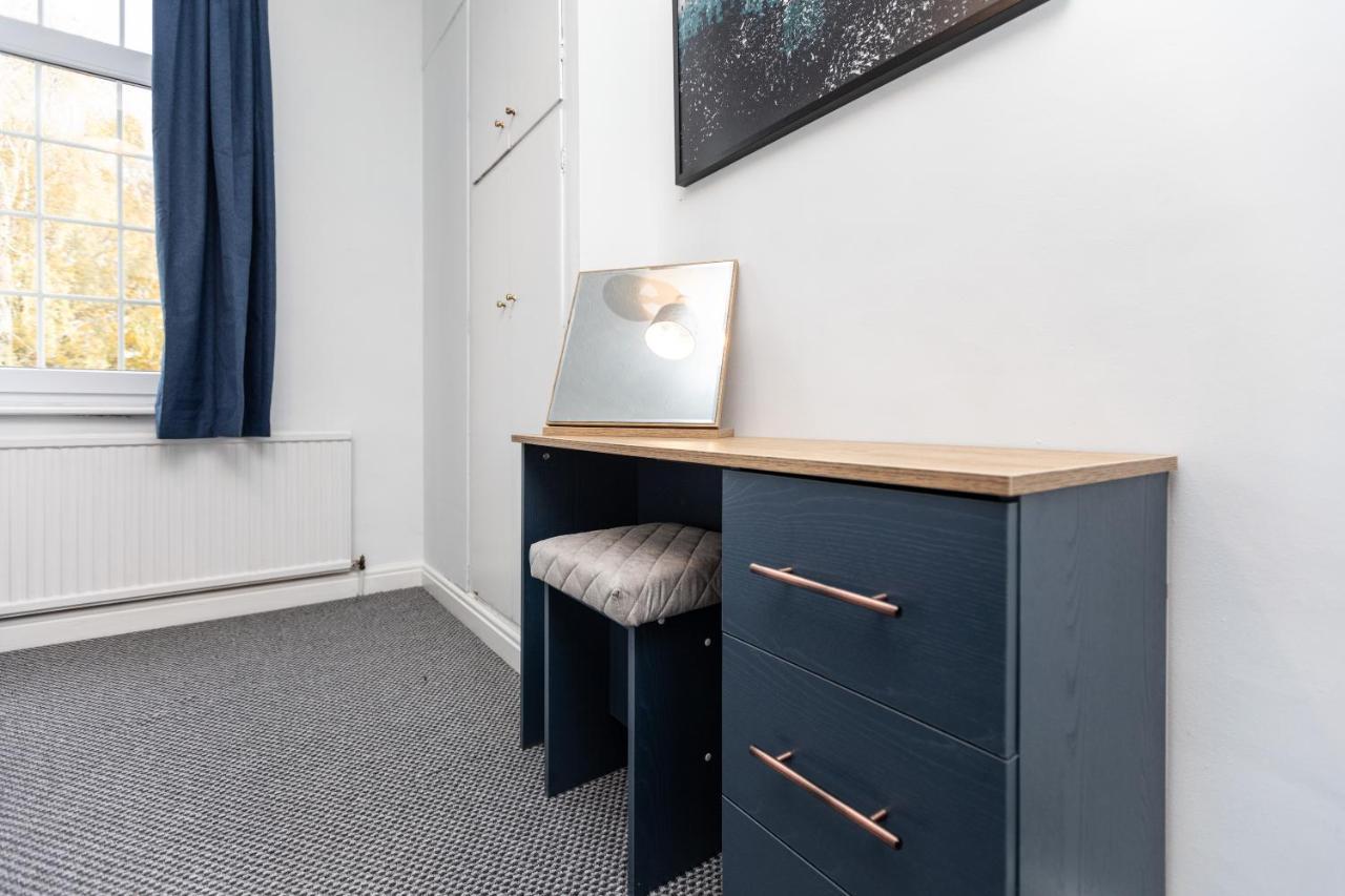 Spacious Three Bedroom Property! Hemsworth Екстериор снимка